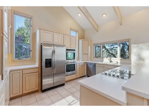 1372 SE Laurel Court Roseburg OR 97470