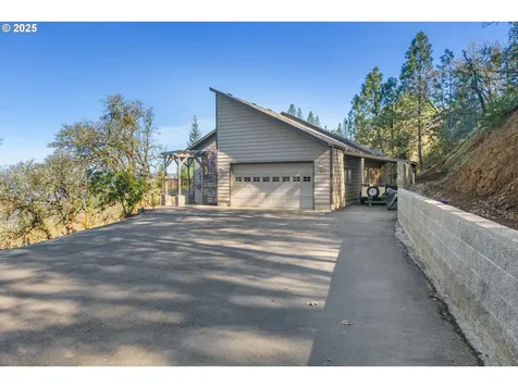 1372 SE Laurel Court Roseburg OR 97470