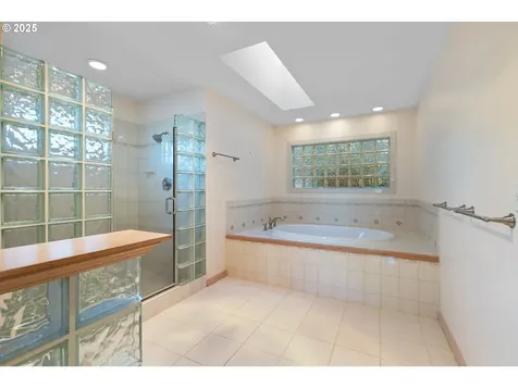 1372 SE Laurel Court Roseburg OR 97470