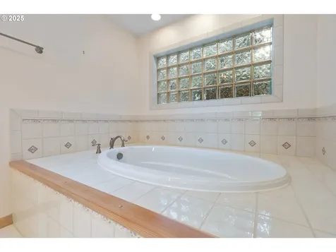 1372 SE Laurel Court Roseburg OR 97470