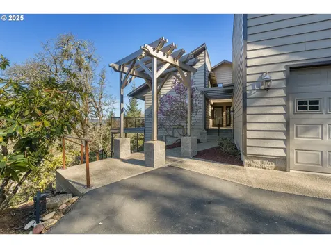 1372 SE Laurel Court Roseburg OR 97470
