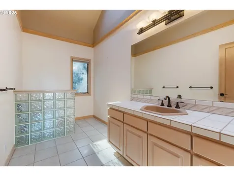 1372 SE Laurel Court Roseburg OR 97470