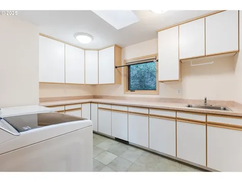 1372 SE Laurel Court Roseburg OR 97470