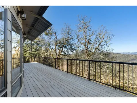1372 SE Laurel Court Roseburg OR 97470