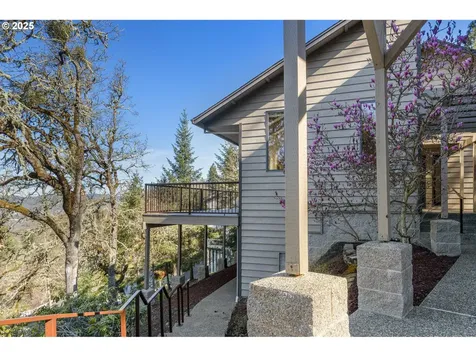 1372 SE Laurel Court Roseburg OR 97470