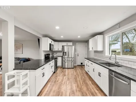 30063 Federal Lane Eugene OR 97402