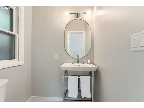 9645 SW Vista Place Portland OR 97225