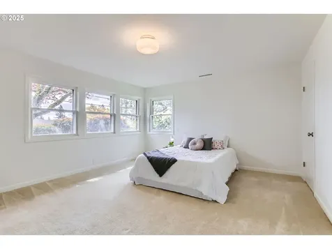 9645 SW Vista Place Portland OR 97225