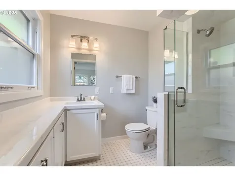 9645 SW Vista Place Portland OR 97225
