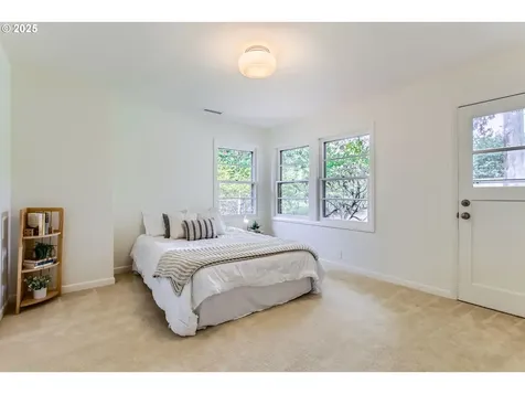 9645 SW Vista Place Portland OR 97225