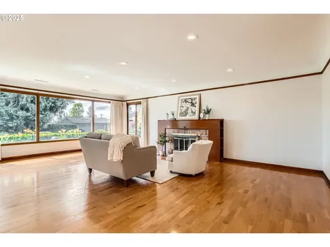 9645 SW Vista Place Portland OR 97225