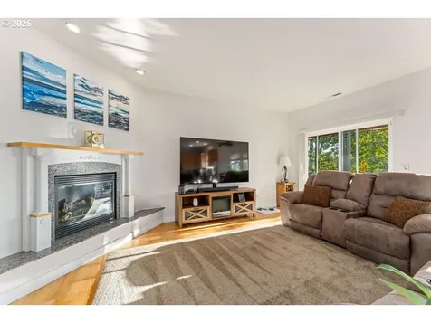 223 Ridgeway Avenue Central Point OR 97502