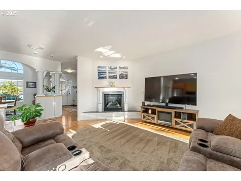 223 Ridgeway Avenue Central Point OR 97502