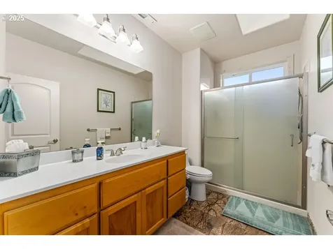 223 Ridgeway Avenue Central Point OR 97502