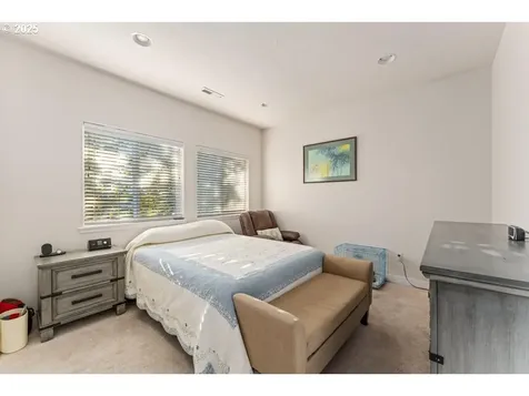 223 Ridgeway Avenue Central Point OR 97502