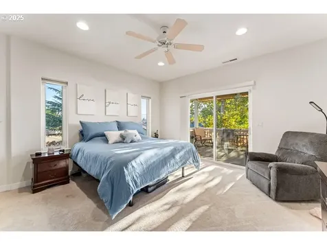 223 Ridgeway Avenue Central Point OR 97502