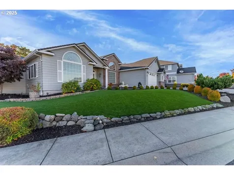 223 Ridgeway Avenue Central Point OR 97502