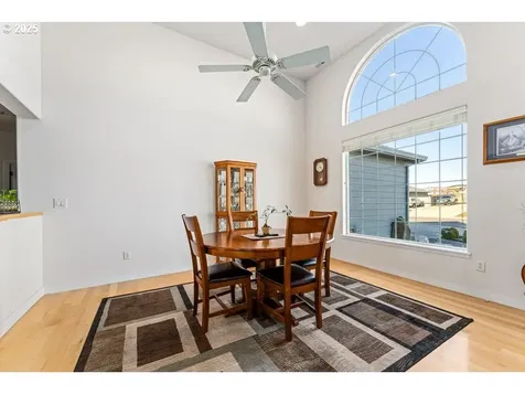 223 Ridgeway Avenue Central Point OR 97502