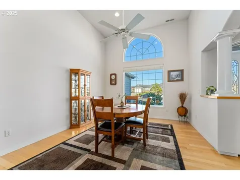 223 Ridgeway Avenue Central Point OR 97502