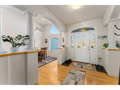 223 Ridgeway Avenue Central Point OR 97502