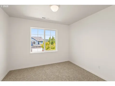 5271 N Wedgewood Loop Newberg OR 97132