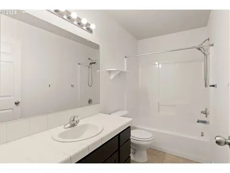 5271 N Wedgewood Loop Newberg OR 97132
