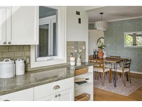 3165 SW 82nd Avenue Portland OR 97225