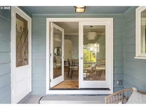 3165 SW 82nd Avenue Portland OR 97225