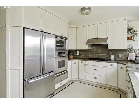 3165 SW 82nd Avenue Portland OR 97225
