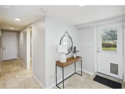 3165 SW 82nd Avenue Portland OR 97225
