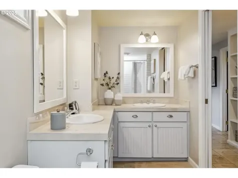 3165 SW 82nd Avenue Portland OR 97225