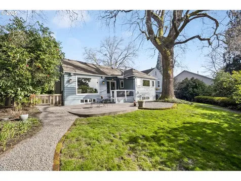 3165 SW 82nd Avenue Portland OR 97225