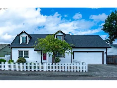 1835 Wakefield Court Salem OR 97304