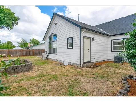 1835 Wakefield Court Salem OR 97304