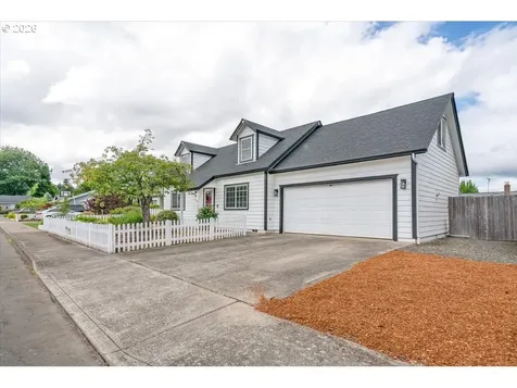 1835 Wakefield Court Salem OR 97304