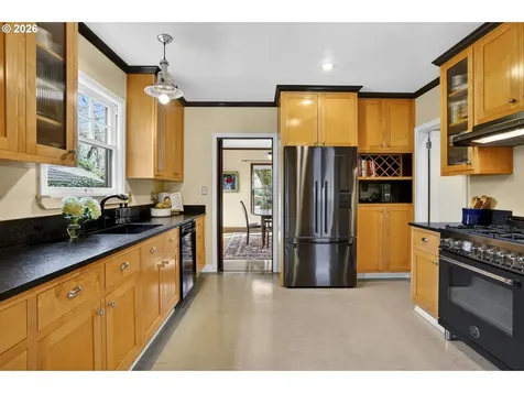 6721 SE 34th Avenue Portland OR 97202