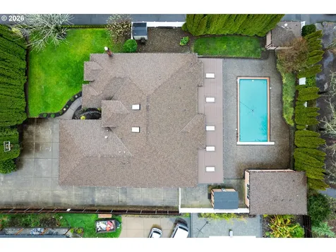 610 NE Sundance Court Hillsboro OR 97124