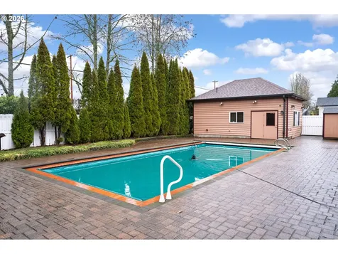 610 NE Sundance Court Hillsboro OR 97124