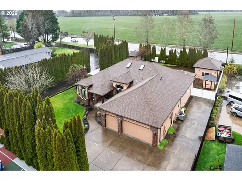 610 NE Sundance Court Hillsboro OR 97124