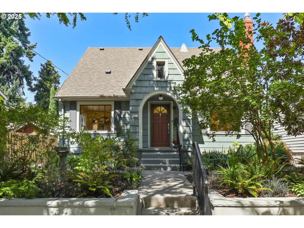 3415 NE Tillamook Street Portland OR 97212