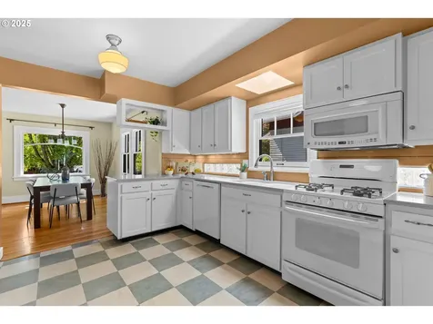 3415 NE Tillamook Street Portland OR 97212