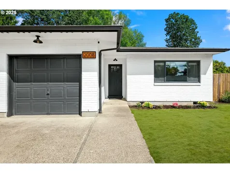 2008 N Carol Avenue Newberg OR 97132