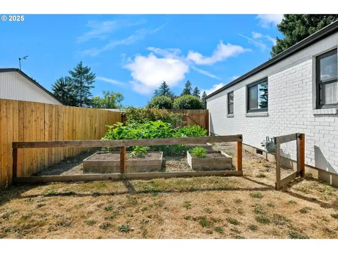2008 N Carol Avenue Newberg OR 97132