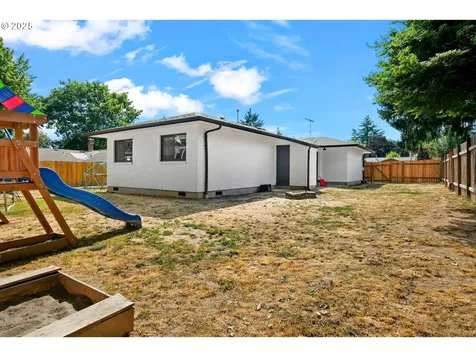 2008 N Carol Avenue Newberg OR 97132
