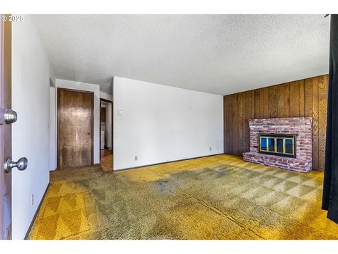 982 Queen Court NE Salem OR 97301