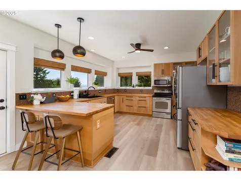 27200 NE Mountain Top Road Newberg OR 97132