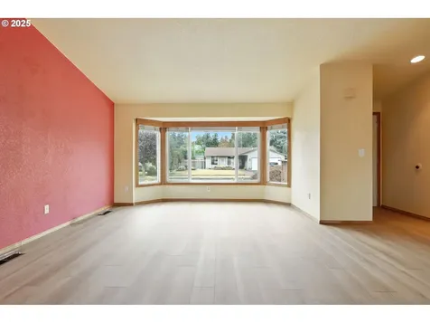 15809 NE Hancock Street Portland OR 97230