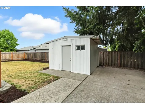 15809 NE Hancock Street Portland OR 97230