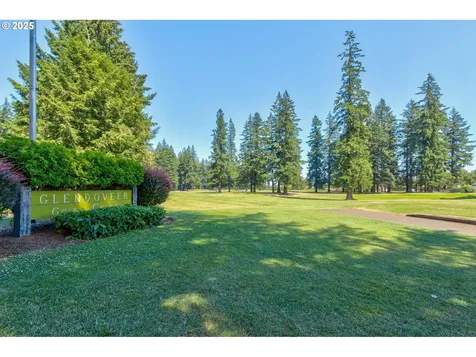 15809 NE Hancock Street Portland OR 97230