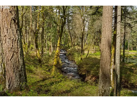 445 Country Club Road Hood River OR 97031